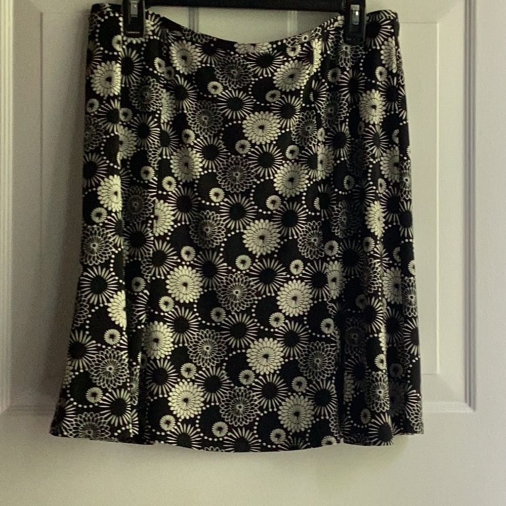 Express, size large, pull-on style skirt